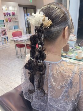 フェイバリットビューティシャルム(Favorite Beauty Charme) お呼ばれにも！編みおろしヘアアレンジ