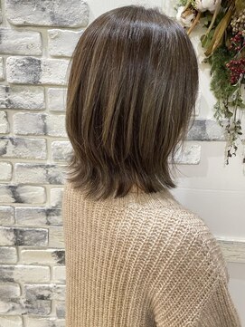 アニー 松戸(ANNI) ホワイトグレージュ/ミニウルフ/デジタルパーマ/チェリーブラウ