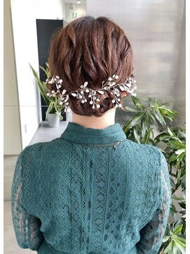 ゴウトゥデイシェアサロン 町田店(GO TODAY SHAiRE SALON) 肩の長さで作るシニヨンアレンジ♪