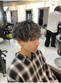 ツイストスパイラル　ツイストパーマ　縦落ちパーマ　眉毛