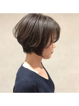 ライフ ウィズ ヘア(LIFE with HAIR) シルエットがキレイな前下がりボブ