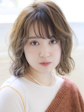 コム(com by neolive) 切りっぱなしカール