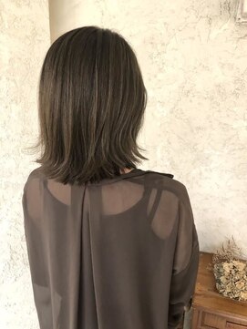 コエ 元町 石川町 (Koe.) 大人色◎カーキベージュ/くびれボブ/こなれ感【元町/石川町】