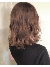 レイリー(Reilly) 似合わせやすさ１番！ベージュ＆ブラウンのミディアムヘア