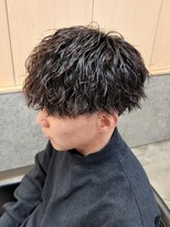 ヒュイル バイ ニアウ(Hwyl by Niau) 波巻きスパイラルパーママッシュツイストスパイラルパーマメンズ