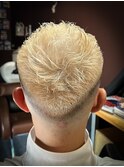 ホワイトゴールド×スキンフェード