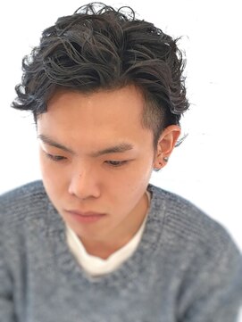 ヒステリック(Hysteric) ツーブロック外ハネレイヤーパーマ