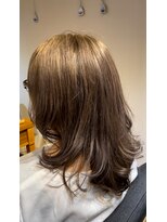 ビューティーワークスループライン(beautyworks LoopLine)&nbsp;グレージュカラーが素敵なツヤミディ