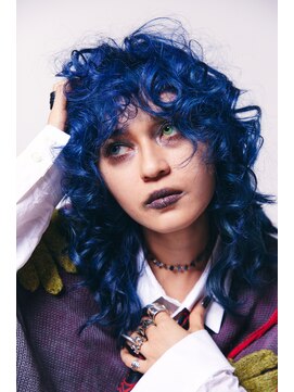 ヴァーディ オモテサンドウ(Vardy omotesando) ブルーカラー