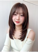 ナチュラルブラウンカラーぱっつん重めバング