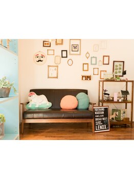 イギリスで経験を積んだオーナーによるアットホームサロン。経験豊富なスタイリストが旬なヘアをご提案☆