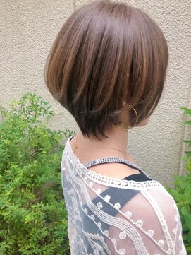 ルアナ(Luana) 大人くびれショート