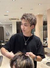 アース 青森浜田店(HAIR&MAKE EARTH) 高杉 悠永