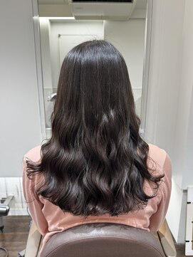 アピッシュ シェリ(apish cherie) セミロングコテ巻き風パーマ