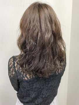 クアトログランシュ 水戸店(QUATRO×GranCieux) ナチュラルウェーブアッシュブラウン★QUATRO★