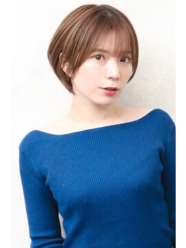 シトロン ブラン(CITRON blanc) 抜け感たっぷり 耳掛けショートボブ