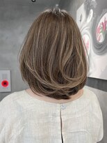 ブルックス ハイライト 大人ボブ  レイヤーボブ アッシュベージュ ショート