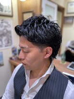 フォーコーナーズ(Four Corners)&nbsp;マレットヘアスキンフェードツーブロック刈り上げ