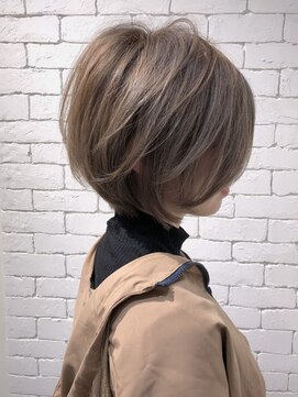 クロックレス (CLOCKLESS) ミルクティーグレージュ　×　グラボブ