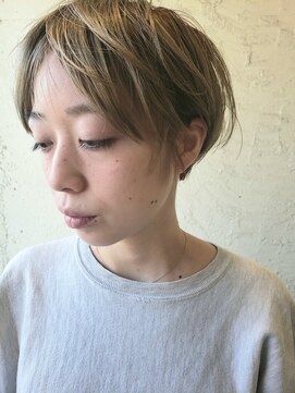 ペネロープ(Penelope) ハンサムショート×ブリーチ柔らかベージュ　担当　遠藤至