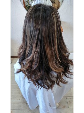 マナリ(Manali) 毛先フンワリニュアンス♪