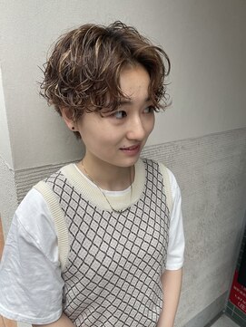 サティ(sati) センターパートショート× パーマ