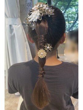 フェリーチェ(Felice) タイトポニー ハイポニー タイトアレンジ 成人式ヘア 袴ヘア