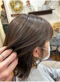 結べるボブやわらかミディアムアッシュブラウン赤み消しカラー