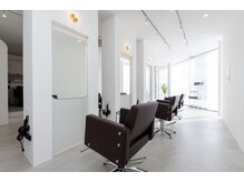 アグ ヘアー アオ 香取佐原店(Agu hair Ao)の雰囲気（ゆったり寛げる居心地の良い空間です。）
