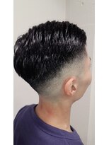 フュゼ(fusee) サイドパート/4.5ミリ~0ミリのスキンフェード