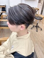 ネオリーブ クーロ メゾン 横浜(Neolive curro Maison)&nbsp;筋感ハイライト×センターパート《メンズハイライト》