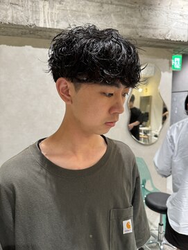 ゼスト リル 新宿(ZEST lill) 塩澤太一 シャドウパーマ マッシュパーマ くせ毛風 韓国風 新宿