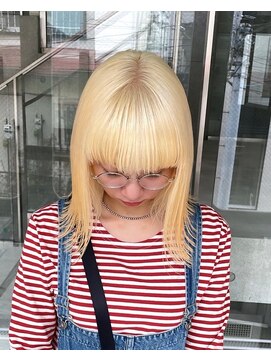 ヲタク(wotaku.) ブロンドカラーハイトーンダブルカラーケアブリーチ外はねボブ