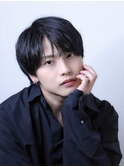『スリークカルマ』刈り上げ　センターパート　カルマパーマ
