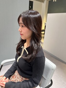 アム(amu) くびれロング/韓国ヘア/レイヤーカット/シースルーバング
