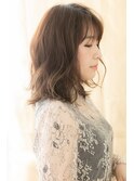 くすみベージュウェーブミディアムウルフカット313X川口30代40代