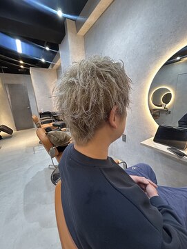 キュウヨンロク 高円寺(946) 大人シルバー×スパイキーショート