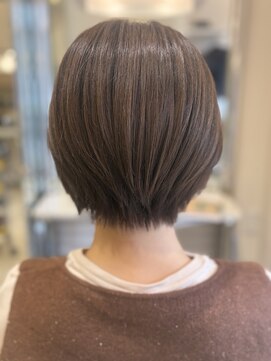 トウロウ 川口店(TOU/ROU) 大人ショート 白髪ぼかし 脱白髪染め ハイライト30代40 代