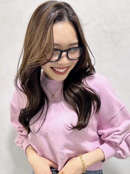 ロカリタ キョウト 千本丸太町店(ROCAReTA kyoto)の写真/お顔の印象を左右する顔周りデザインは細かいニュアンスが重要.レイヤーカットで細部にこだわり360°可愛く