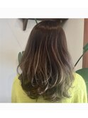 leaおすすめ☆ミディアムレイヤースタイル♪