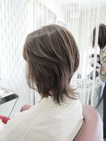 クオリス 赤塚店(QUALIS)&nbsp;30代40代大人かわいい/小顔/ウルフ/丸み/外ハネ/くびれ/アッシュ