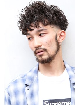 ルックグッドストア(LOOK GOOD STORE) ベリーショートスパイラルパーマフェード刈り上げ元町三宮居留地