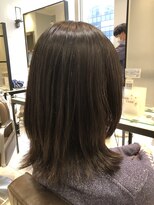 レイヤー　くびれミディヘア　グレージュカラー　銀座