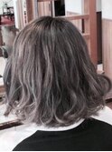 大人可愛い20代30代40代ショートボブ ホワイトアッシュカラー