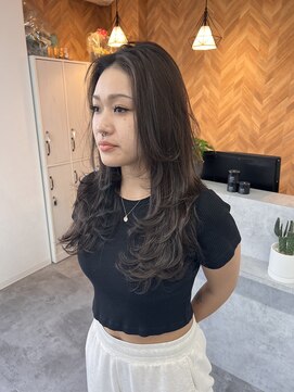 リズ(Li’s) レイヤーカット/ハイライト