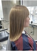 切りっぱなしミルクティー/くすみベージュ/艶髪/表参道/原宿