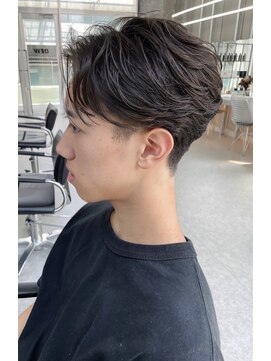 デュー 栄(DEW) 【DEW】フェザーパーマ/フェザーショート/カルマパーマ