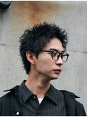 ラフな質感の無造作パーマ×スパイキーショートスタイル
