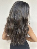 クエロ(Quaero?)&nbsp;ハイライトカラー　バレイヤージュカラー　白髪ぼかしハイライト