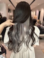 ステア ケース(stair case)&nbsp;インナーカラーグレーブラック髪質改善トリートメント